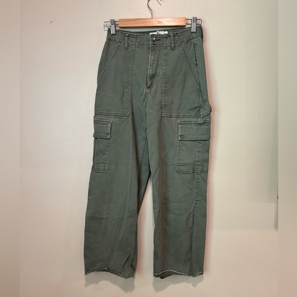 Hollister ultra high rise pants - Picture 1 of 9